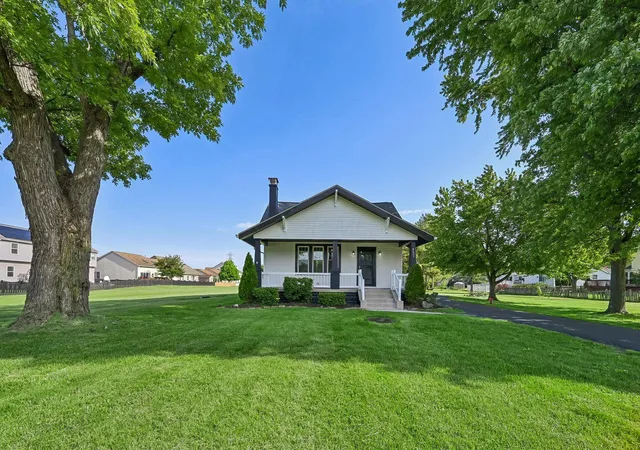 Homes for sale in Grove City, OH | 4602 Grove City Rd, Grove City, OH 43123 | MLS# 226017246