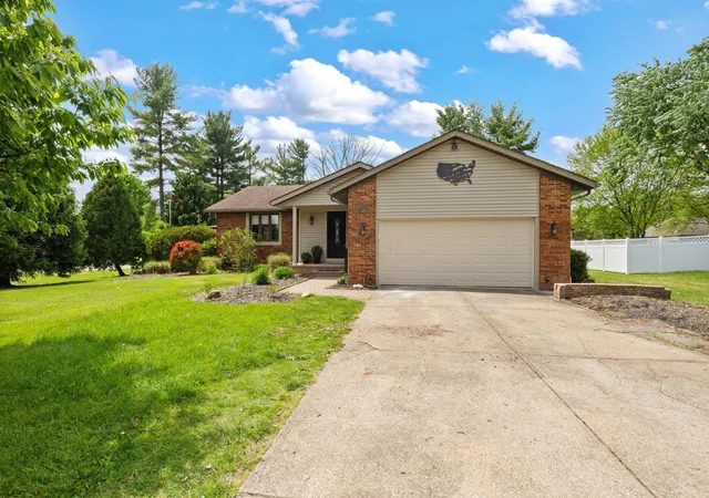 Homes for sale in Pickerington, OH | 11655 E Eastmeadow Ct, Pickerington, OH 43147 | MLS# 226014495