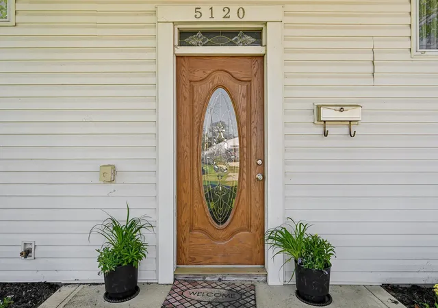 Photo 3 of Single family home for sale at 5120 Fairlane Rd, Columbus, OH 43207 | MLS# 226014366 | Listing updated on 2026-07-29