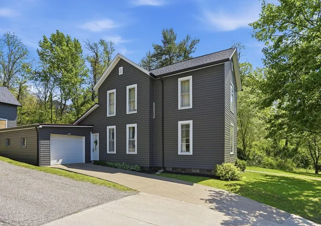 4th image of 437 N 8Th St, Mcconnelsville, OH 43756 | MLS# 226015954