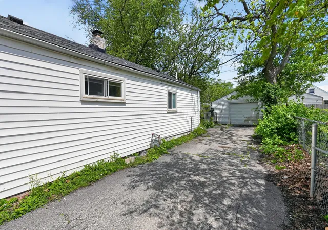 Homes for sale in Columbus, OH | 3028 Hiawatha St, Columbus, OH 43224 | MLS# 226015009