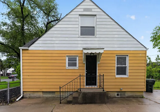 Homes for sale in Columbus, OH | 2458 Renwood Pl, Columbus, OH 43211 | MLS# 226016079