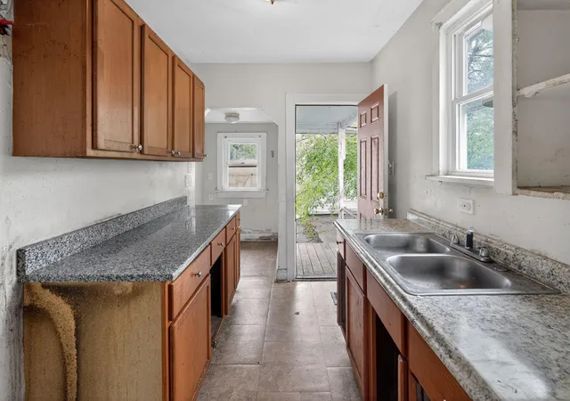 Photo 2 of Sale Pending at 550 Nashoba Ave, Columbus, OH 43223 | MLS# 226015489 | Listing updated on 2026-10-26