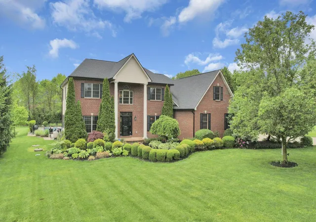 Homes for sale in Canal Winchester, OH | 10119 Fairfield Farms Dr, Canal Winchester, OH 43110 | MLS# 226014800