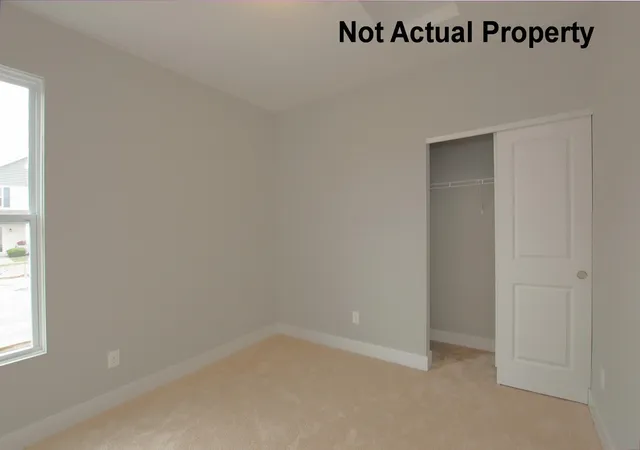 Listing Photo 2 - Condo for sale in building located at 1976 Jamesburg, Newark, OH 43055
