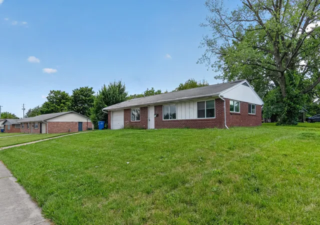 Photo 3 of Sale Pending at 74 Huber Village Blvd, Westerville, OH 43081 | MLS# 226017757 | Listing updated on 2026-09-04