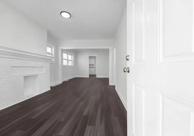 3rd image of 1628 Kohr Pl, Columbus, OH 43211 | MLS# 226014825