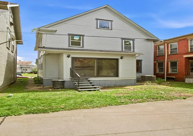 3rd image of 213 E Montgomery St, Marietta, OH 45750 | MLS# 226014830