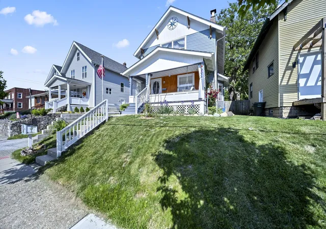 3rd image of 1040 S Champion Ave, Columbus, OH 43206 | MLS# 226014880
