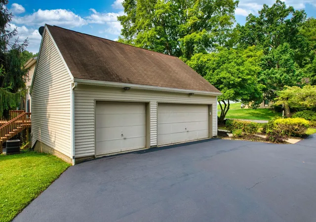 4th image of 670 Carriage Ct, Newark, OH 43055 | MLS# 226028957
