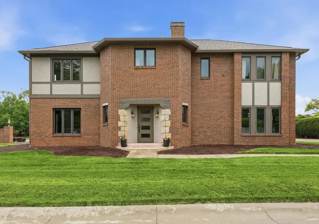 1st image of 180 Stanwick Ct, Newark, OH 43055 | MLS# 226015015