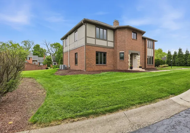 2nd image of 180 Stanwick Ct, Newark, OH 43055 | MLS# 226015015