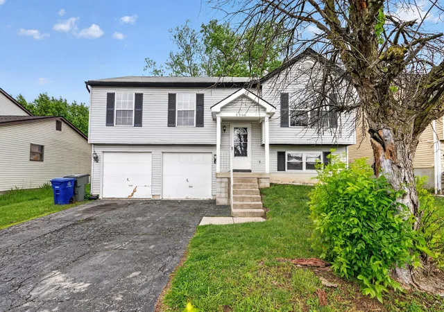 1st image of 4906 River Trail Ct, Columbus, OH 43228 | MLS# 226015490