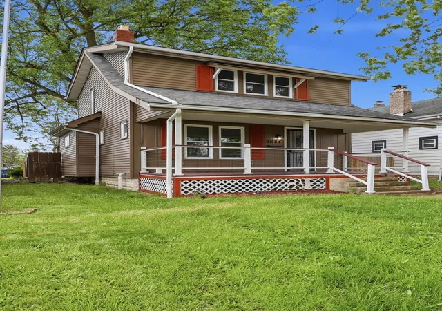 Homes for sale in Columbus, OH | 2584 Eakin Rd, Columbus, OH 43204 | MLS# 226015150