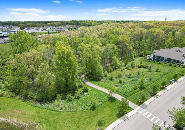 Listing Photo 2 - Condo for sale in building located at 241 Fair Havens Dr, Marysville, OH 43040 - Unit #