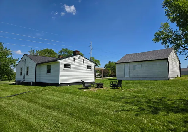 Photo 3 of Single family home for sale at 1105 Coonpath Rd NW, Lancaster, OH 43130 | MLS# 226015270 | Listing updated on 2026-07-29
