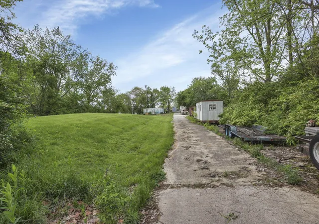 3rd image of 1955 Florine Dr, Grove City, OH 43123 | MLS# 226015269