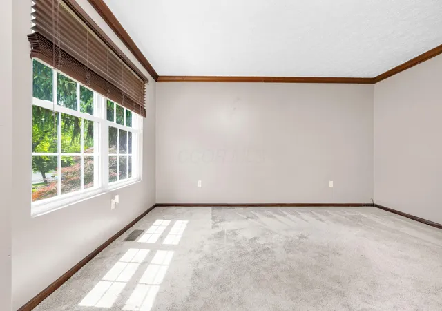 Homes for sale in Bellefontaine, OH | 400 Woodview Dr, Bellefontaine, OH 43311 | MLS# 226020683