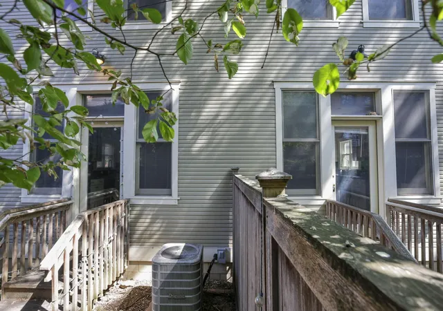Homes for sale in Columbus, OH | 113 E Sycamore St, Columbus, OH 43206