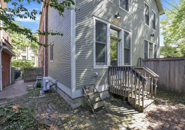 Homes for sale in Columbus, OH | 113 E Sycamore St, Columbus, OH 43206