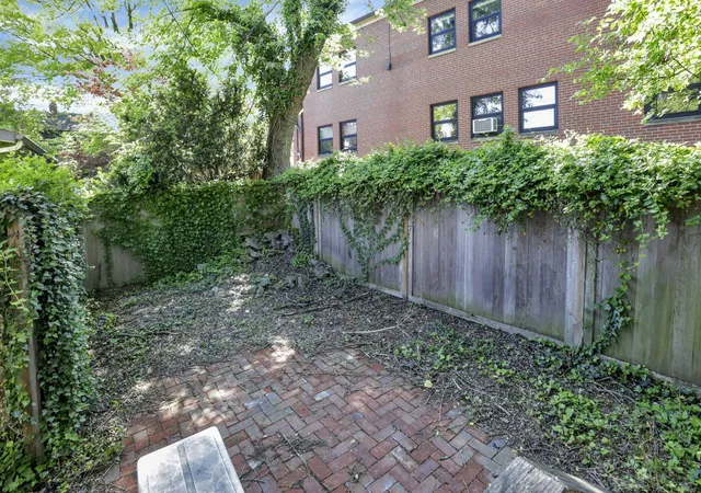 Homes for sale in Columbus, OH | 113 E Sycamore St #111, Columbus, OH 43206 | MLS# 226015265