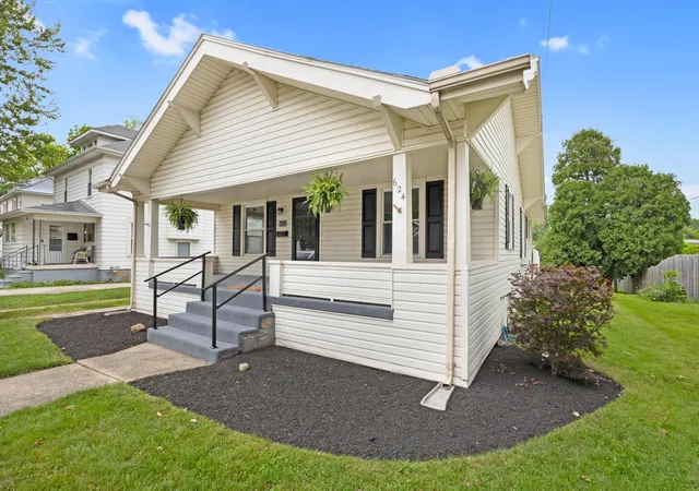Homes for sale in Bellefontaine, OH | 624 S Detroit St, Bellefontaine, OH 43311 | MLS# 226020673