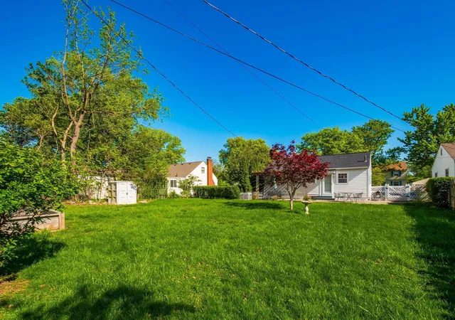 Homes for sale in Columbus, OH | 199 E Weisheimer Rd, Columbus, OH 43214 | MLS# 226015528