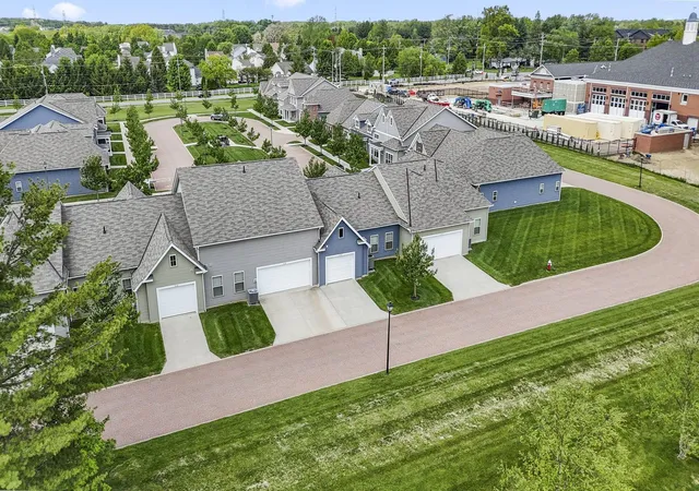 Listing Photo 2 - Condo for sale in building located at 5636 Apothecary Wy, New Albany, OH 43054
