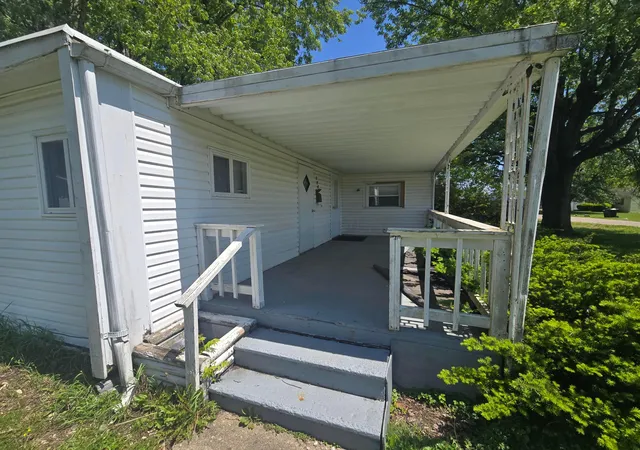 Homes for sale in Newark, OH | 498 Lexington Ave, Newark, OH 43055 | MLS# 226015310