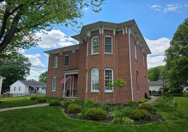 Homes for sale in Lancaster, OH | 901 Madison Ave, Lancaster, OH 43130 | MLS# 226015472