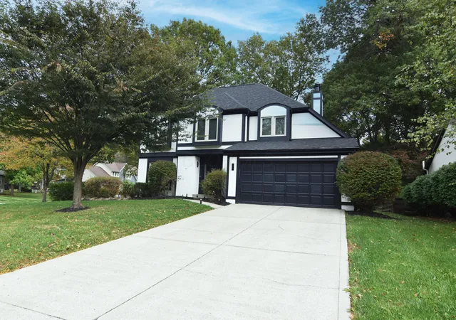 Homes for sale in Columbus, OH | 990 Venetian Wy, Columbus, OH 43230 | MLS# 226015482