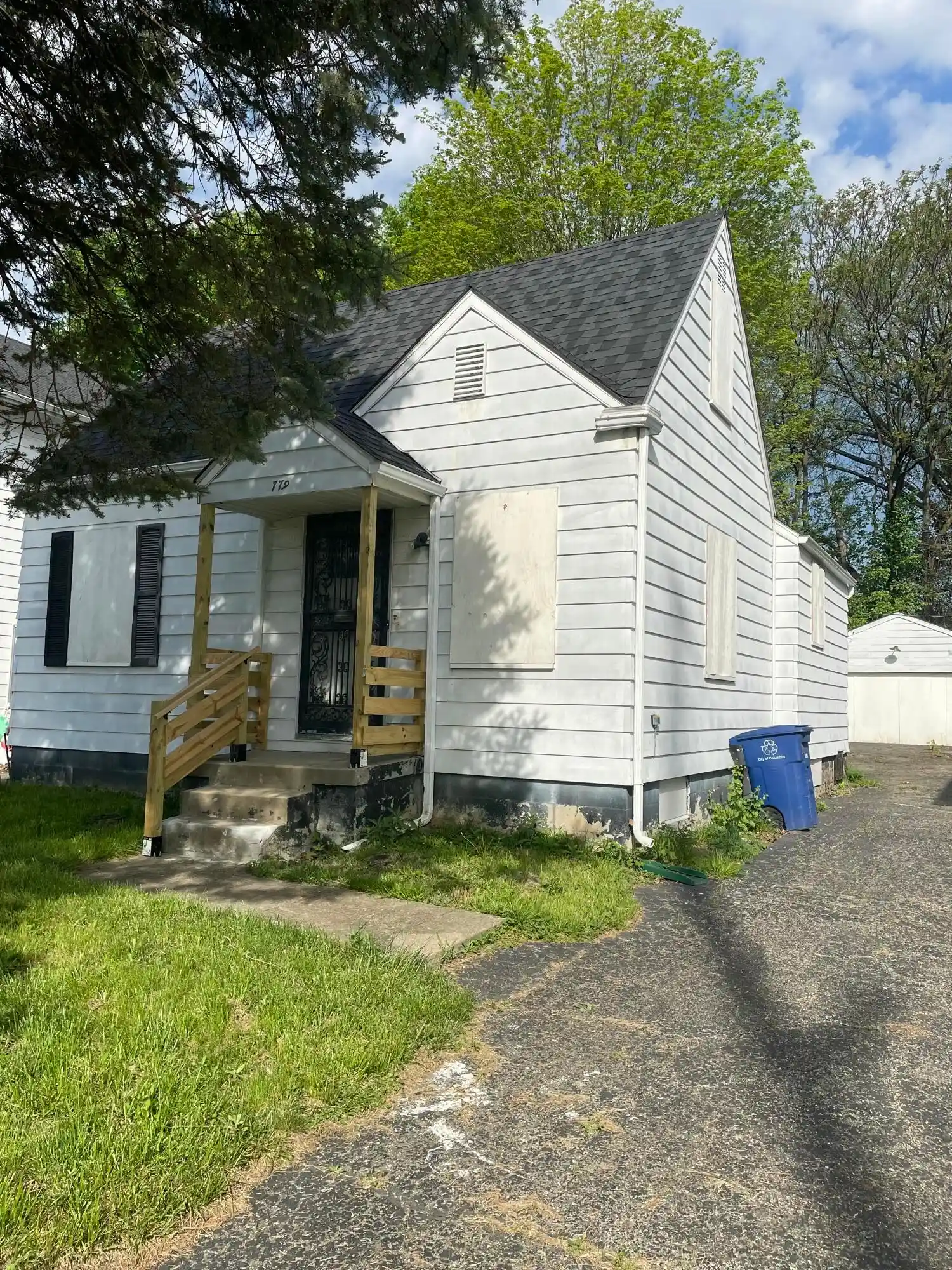 Single family home for sale at 779 Sunbury Rd, Columbus, OH 43219 | MLS# 226041310