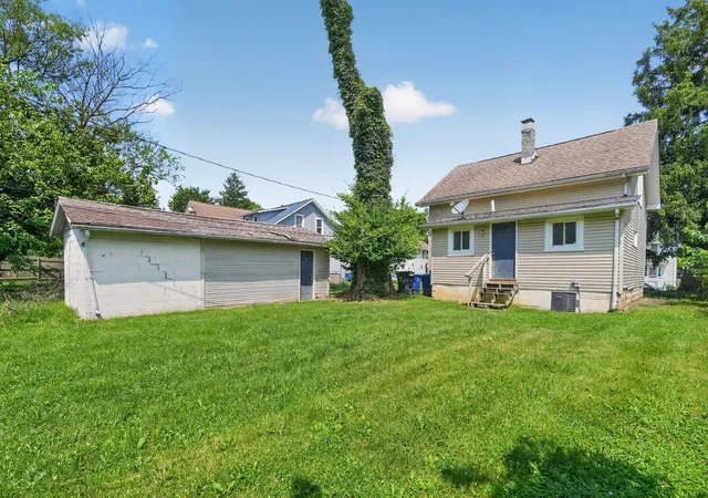 Photo 3 of Sale Pending at 1951 Aberdeen Ave, Columbus, OH 43211 | MLS# 226016340 | Listing updated on 2026-08-27