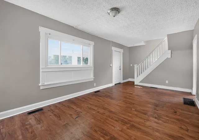 Photo 4 of Sale Pending at 1951 Aberdeen Ave, Columbus, OH 43211 | MLS# 226016340 | Listing updated on 2026-08-27