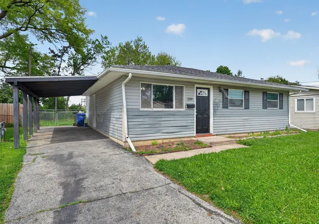 2nd image of 1258 Yolanda Dr, Columbus, OH 43207 | MLS# 226018462