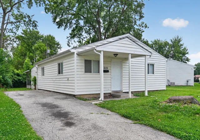 Photo 2 of Sale Pending at 3119 Houston Dr, Columbus, OH 43207 | MLS# 226021621 | Listing updated on 2026-10-27