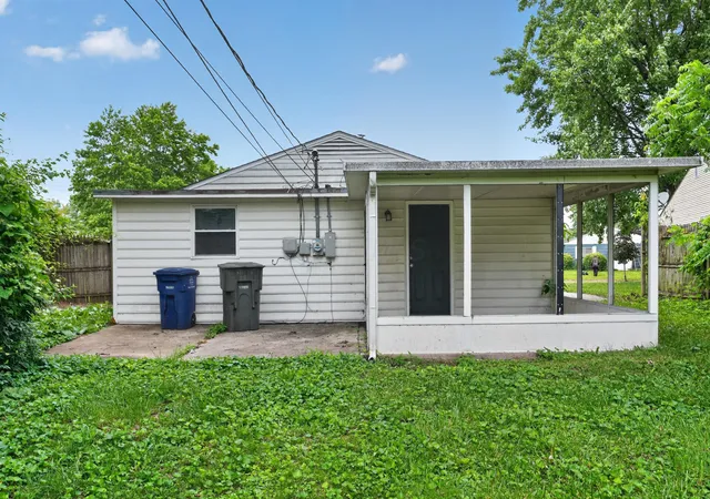 Photo 3 of Sale Pending at 3119 Houston Dr, Columbus, OH 43207 | MLS# 226021621 | Listing updated on 2026-10-27
