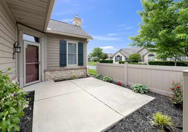 3rd image of 4229 Waterside Pl, Grove City, OH 43123