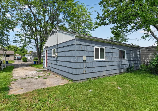 Photo 3 of Sale Pending at 1519 Grovewood Dr, Columbus, OH 43207 | MLS# 226017782 | Listing updated on 2026-10-01
