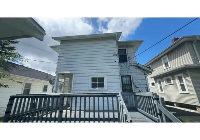 Photo 3 of Sale Pending at 314 N Burgess Ave, Columbus, OH 43204 | MLS# 226015583 | Listing updated on 2026-10-06