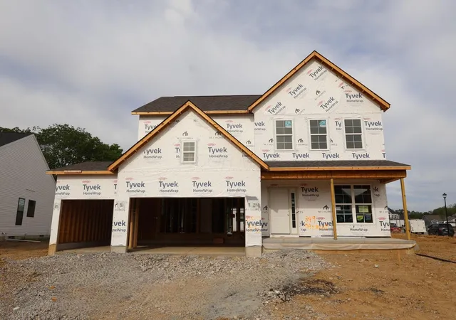 Homes for sale in Commercial Point, OH | 349 Oakmont Dr, Commercial Point, OH 43116 | MLS# 226015625