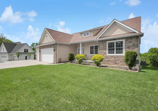 4th image of 390 Laurel Oak Ln, Heath, OH 43056 | MLS# 226016120