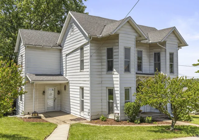 Homes for sale in Thornville, OH | 15 Southwest St, Thornville, OH 43076 | MLS# 226015950