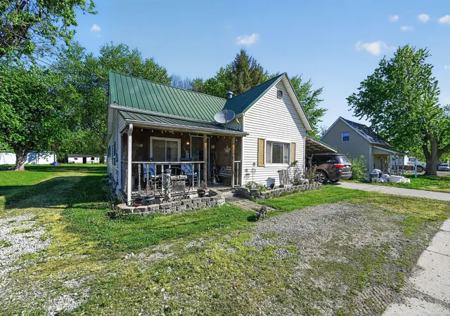 Homes for sale in Bloomingburg, OH | 58 Biddle Blvd, Bloomingburg, OH 43106 | MLS# 226016112