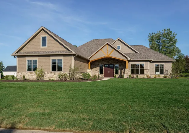 3rd image of 9882 Saddle Creek Trl, Dayton, OH 45458 | MLS# 226016136