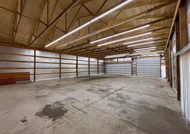 Homes for sale in Nashport, OH | 4230 Dragoo Rd, Nashport, OH 43830 | MLS# 226016168
