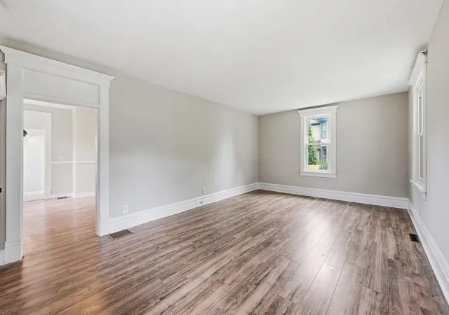 4th image of 131 Front St, Groveport, OH 43125 | MLS# 226021888