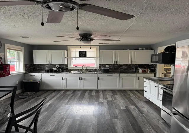 3rd image of 4850 Ridge St, Columbus, OH 43207 | MLS# 226016262