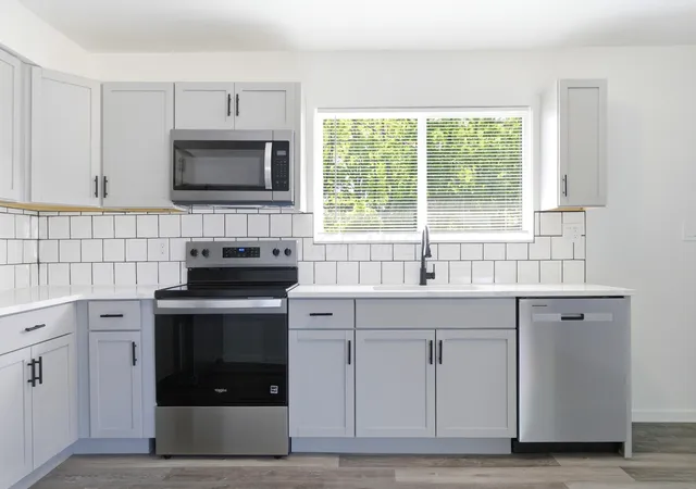 Photo 4 of Single family home for sale at 1804 Kelton Ave, Columbus, OH 43207 | MLS# 226016275 | Listing updated on 2026-09-15