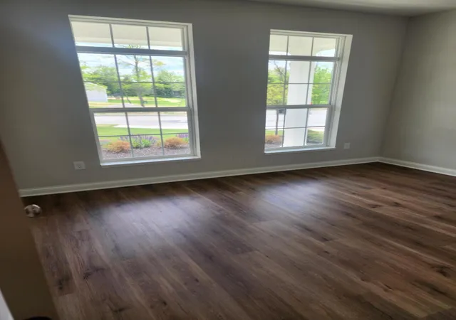 Listing Photo 2 - Condo for sale in building located at 7663 Dulin Farms Dr, Powell, OH 43065 - Unit #